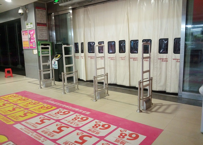 cac-chuc-nang-ma-nha-ban-le-can-quan-tam-truoc-khi-lap-dat-cong-tu-an-ninh